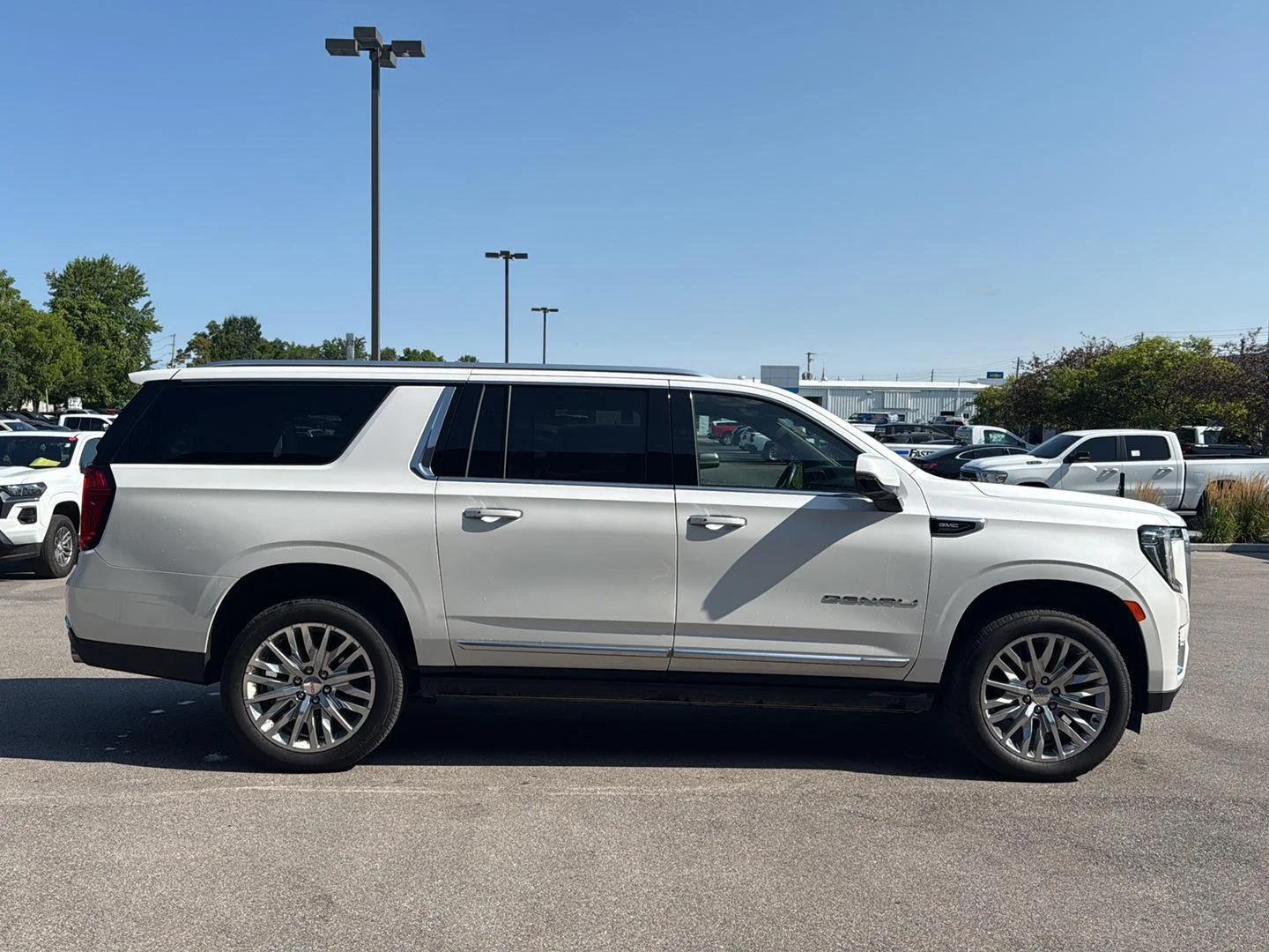 gmc yukon xl 2023 1GKS2JKL3PR560010 image gmc yukon xl 2023 1GKS2JKL3PR560010 image
